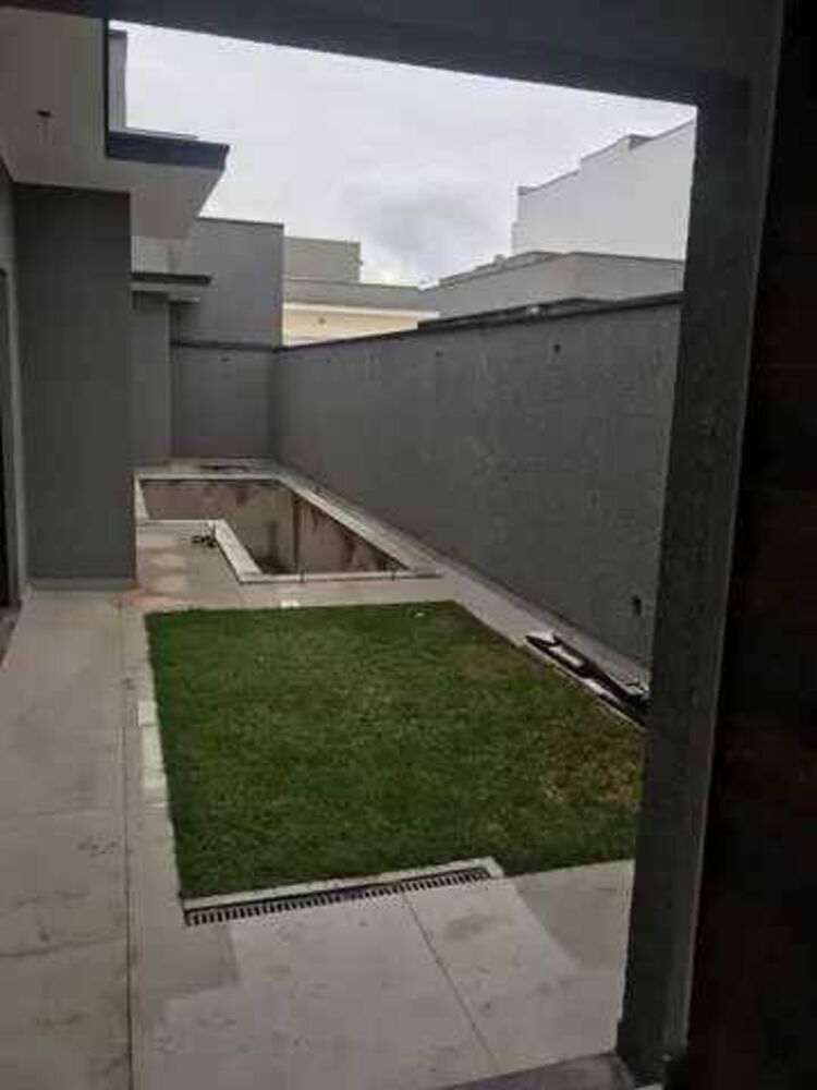 Casa à venda com 4 quartos, 165m² - Foto 2