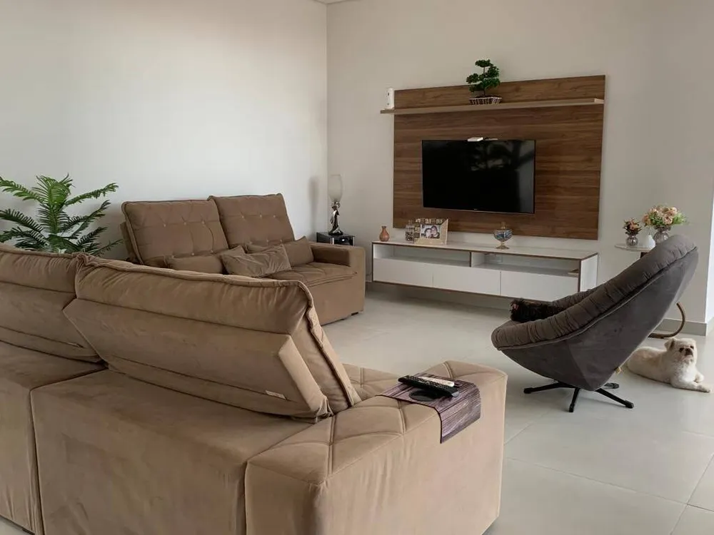 Casa, 4 quartos, 310 m² - Foto 2
