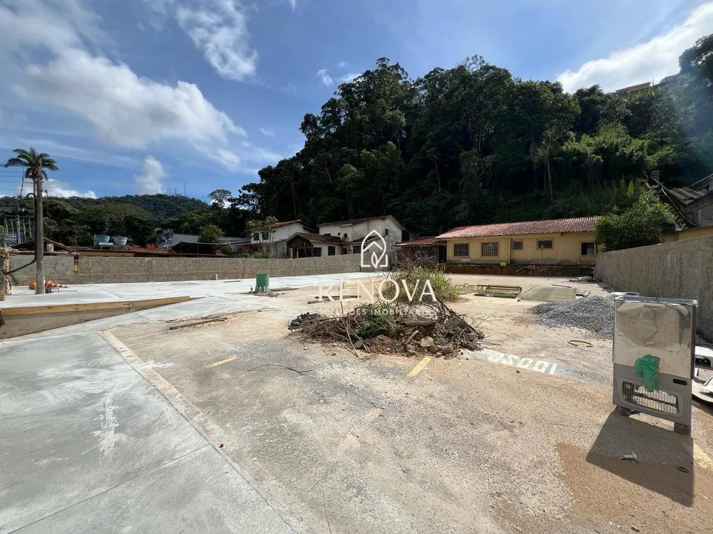Loja-Salão, 1300 m² - Foto 1