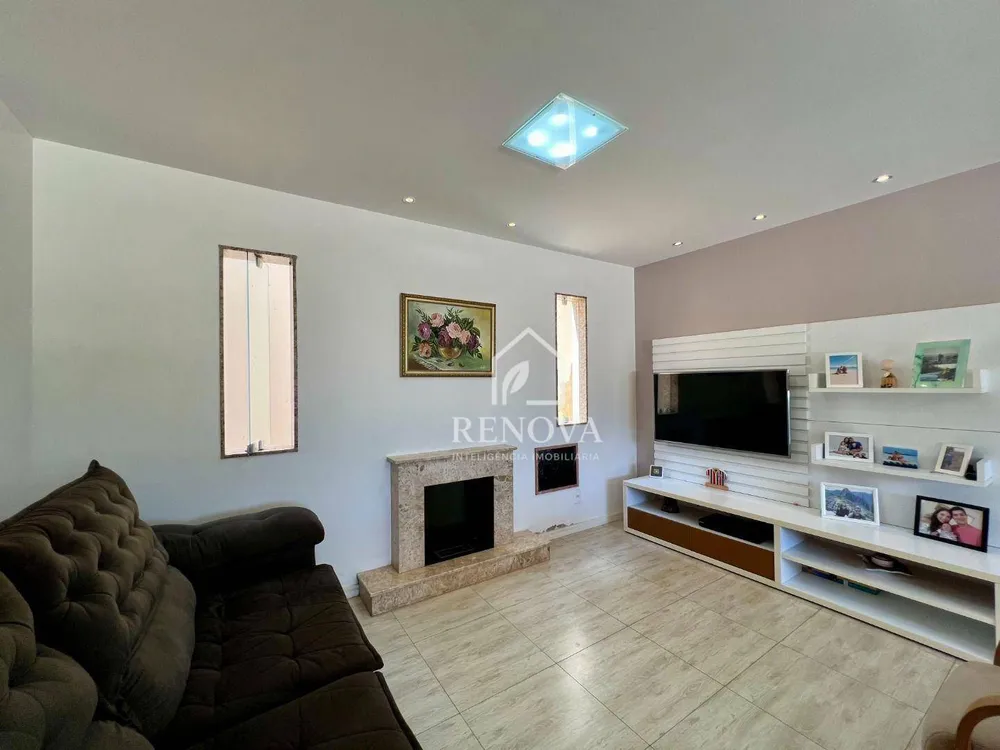 Casa, 4 quartos, 203 m² - Foto 1