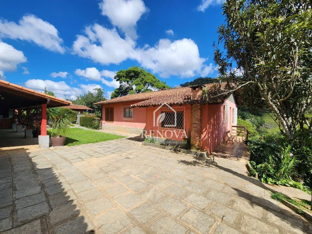 Casa, 3 quartos, 228 m² - Foto 1