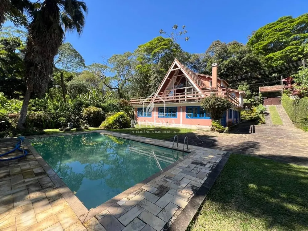 Casa, 4 quartos, 246 m² - Foto 1