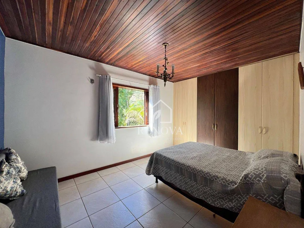 Casa, 4 quartos, 266 m² - Foto 29