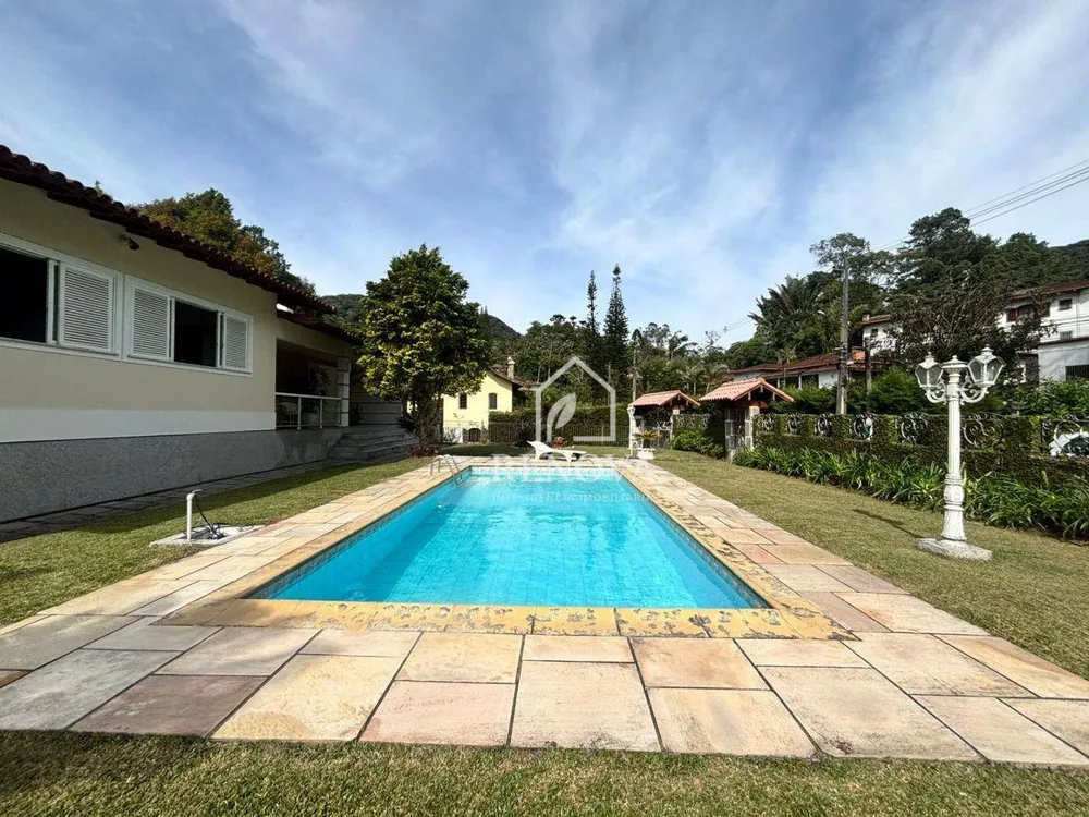 Casa, 4 quartos, 339 m² - Foto 2
