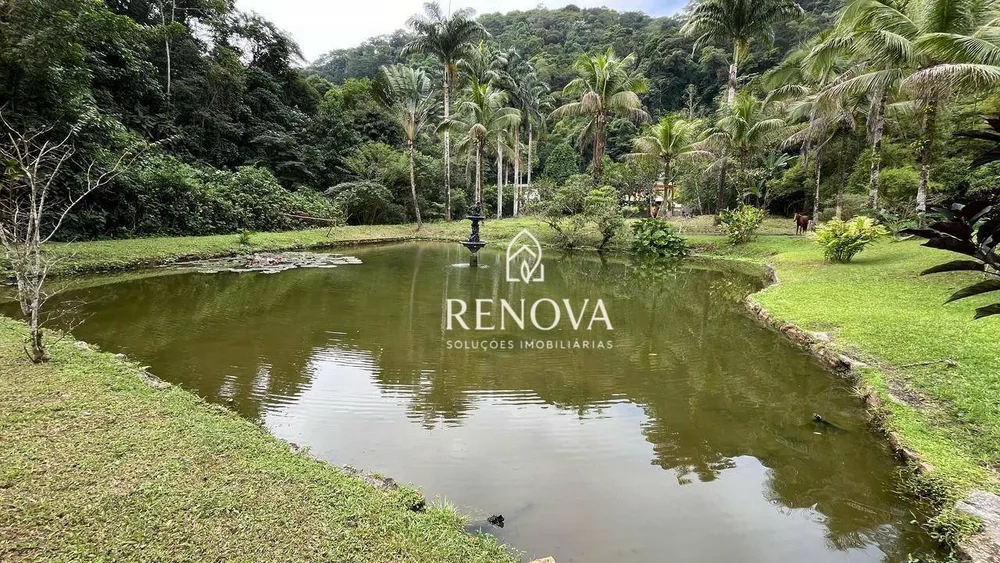 Chácara, 3 quartos, 272 m² - Foto 1