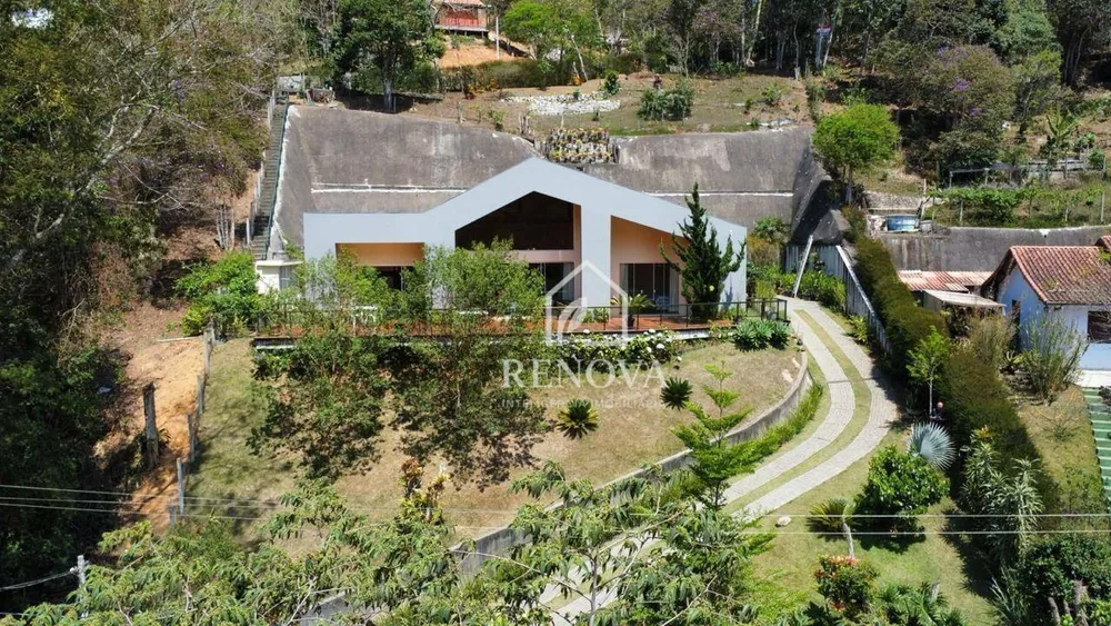 Casa, 4 quartos, 220 m² - Foto 1