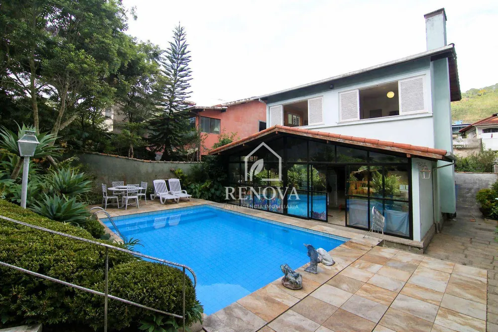 Casa, 3 quartos, 220 m² - Foto 1