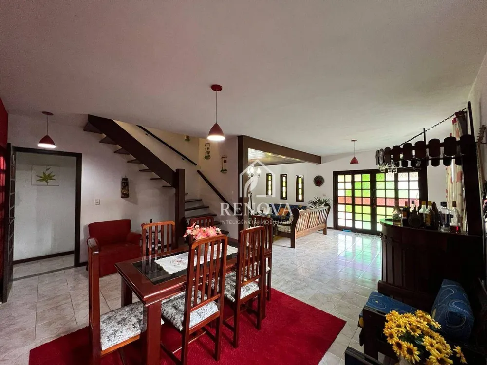Casa, 5 quartos, 200 m² - Foto 2
