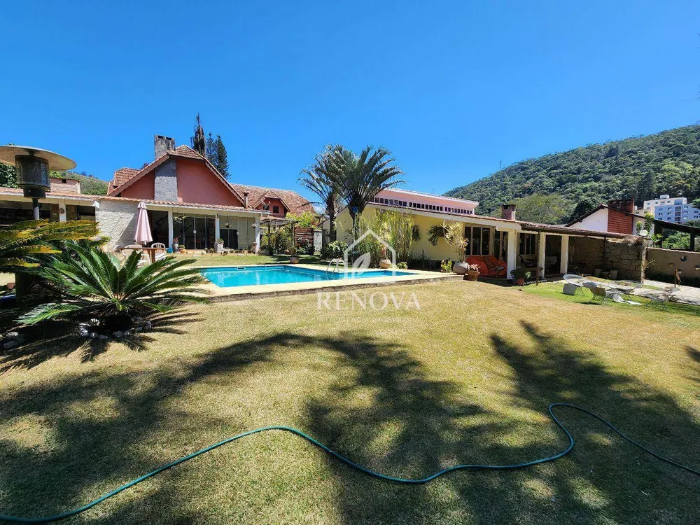 Casa, 4 quartos, 269 m² - Foto 1