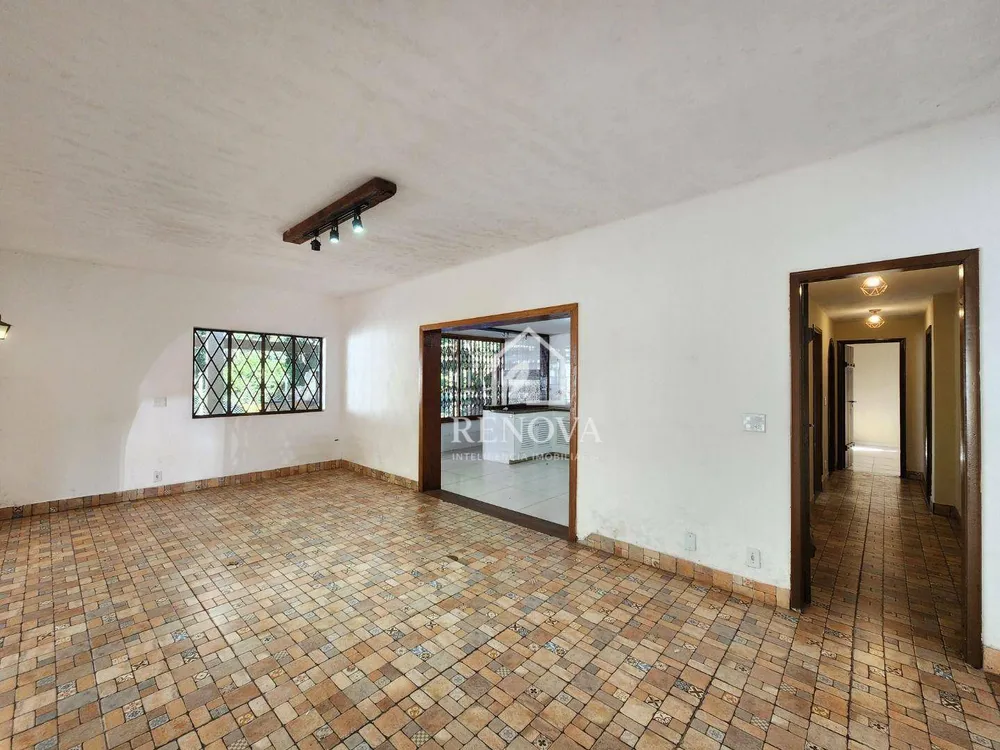 Casa, 5 quartos, 253 m² - Foto 2