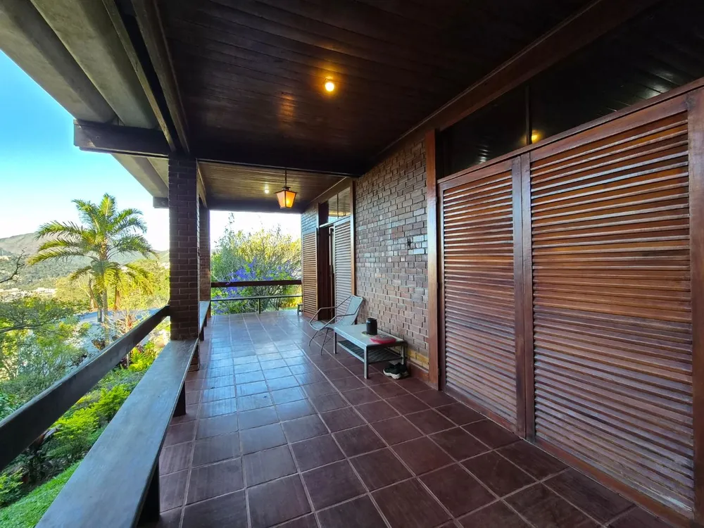 Casa, 4 quartos, 202 m² - Foto 1