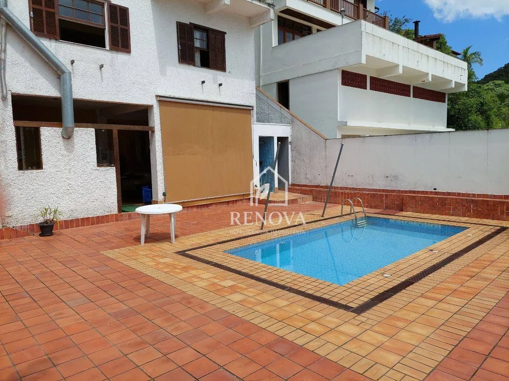 Casa, 6 quartos, 201 m² - Foto 2