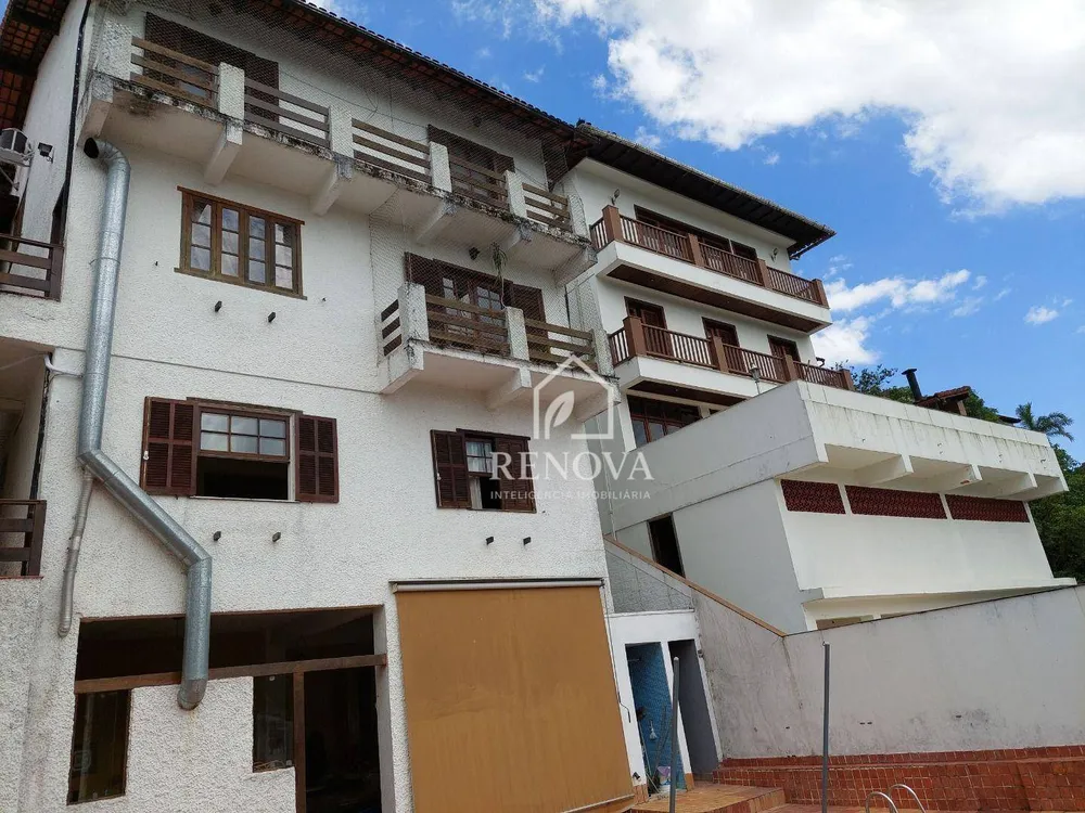 Casa, 6 quartos, 201 m² - Foto 1