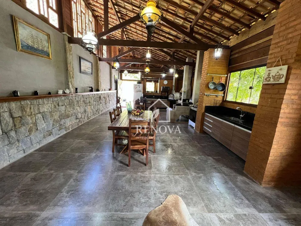 Casa, 3 quartos, 248 m² - Foto 1