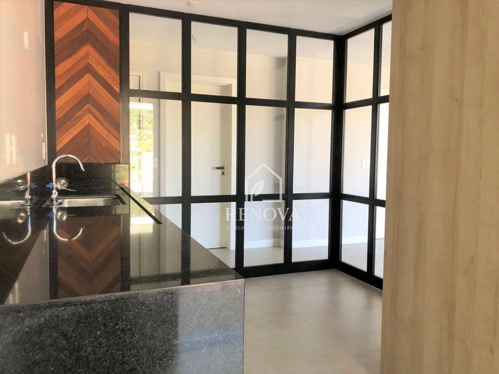 Cobertura, 3 quartos, 207 m² - Foto 2