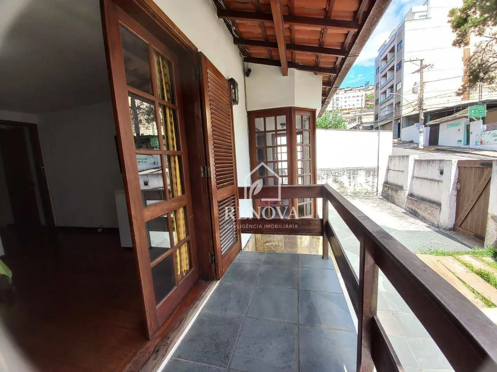 Casa, 5 quartos, 262 m² - Foto 1
