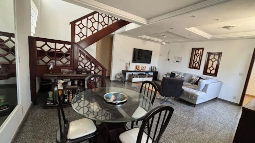 Casa, 5 quartos, 200 m² - Foto 1