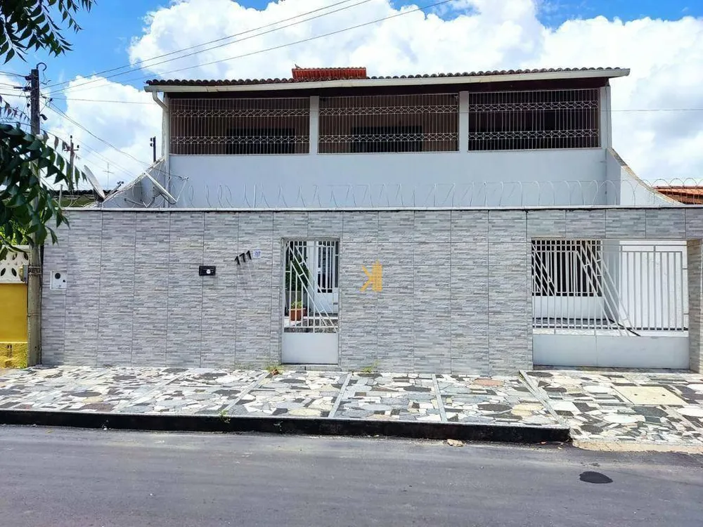 Casa, 4 quartos, 250 m² - Foto 1
