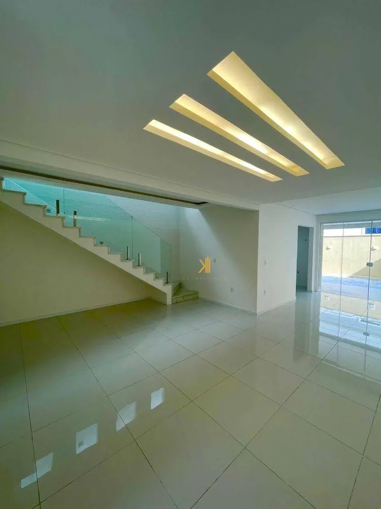 Casa, 3 quartos, 230 m² - Foto 3