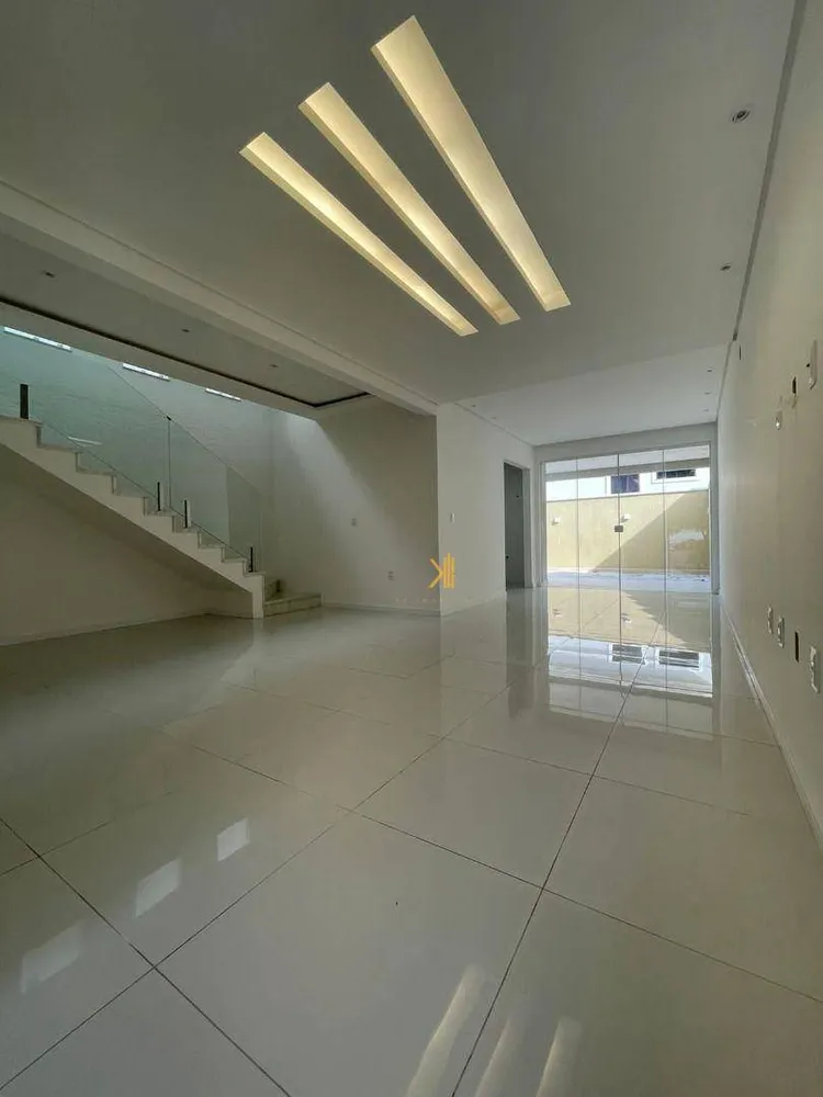 Casa, 3 quartos, 230 m² - Foto 4