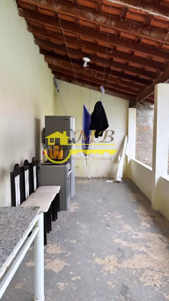 Casa à venda com 2 quartos, 300m² - Foto 2