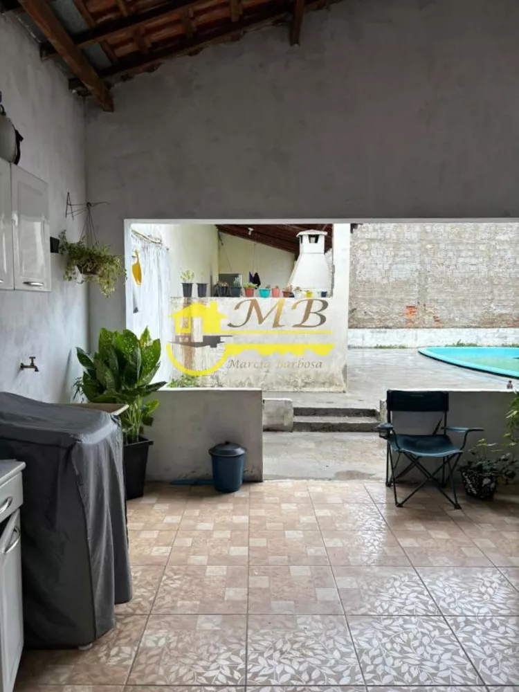 Casa à venda com 2 quartos, 300m² - Foto 3