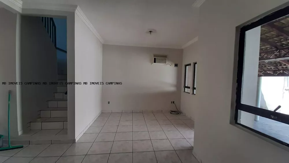 Casa à venda com 3 quartos, 340m² - Foto 2