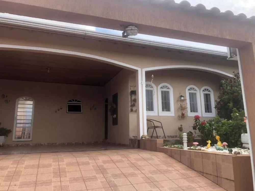 Casa à venda com 3 quartos, 360m² - Foto 1