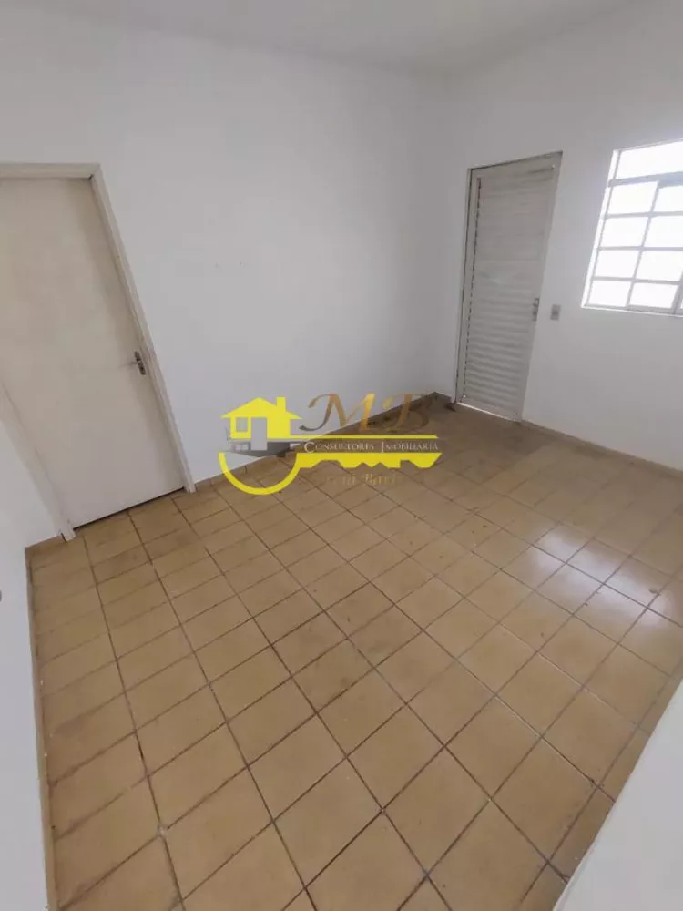 Casa à venda com 1 quarto, 300m² - Foto 2