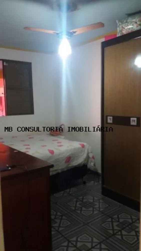 Casa à venda com 2 quartos, 200m² - Foto 2