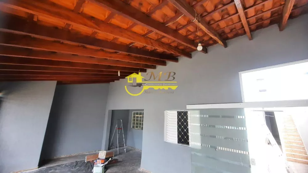 Casa à venda com 4 quartos, 180m² - Foto 2