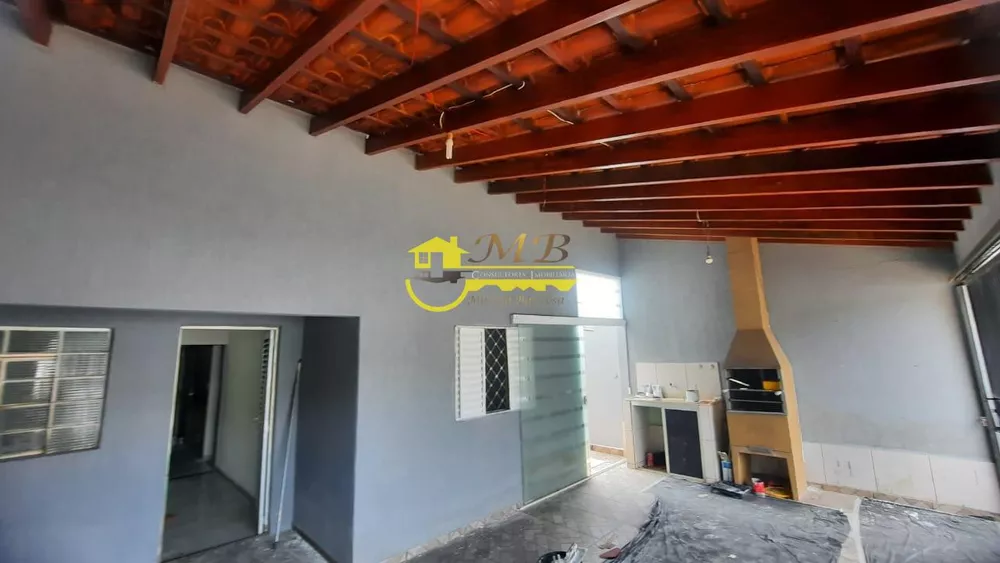 Casa à venda com 4 quartos, 180m² - Foto 3