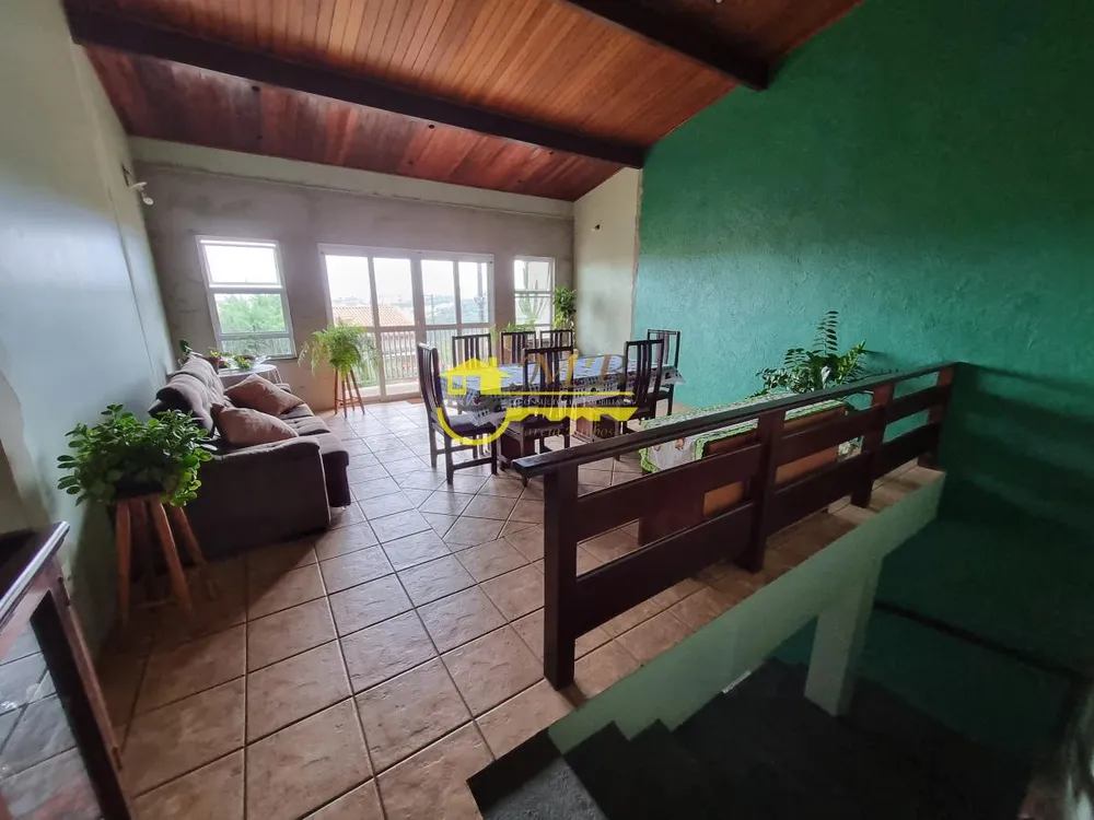 Casa, 3 quartos, 238 m² - Foto 2
