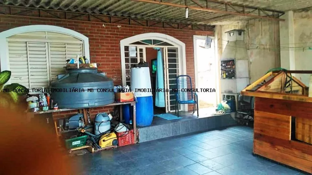 Casa à venda com 2 quartos, 160m² - Foto 1