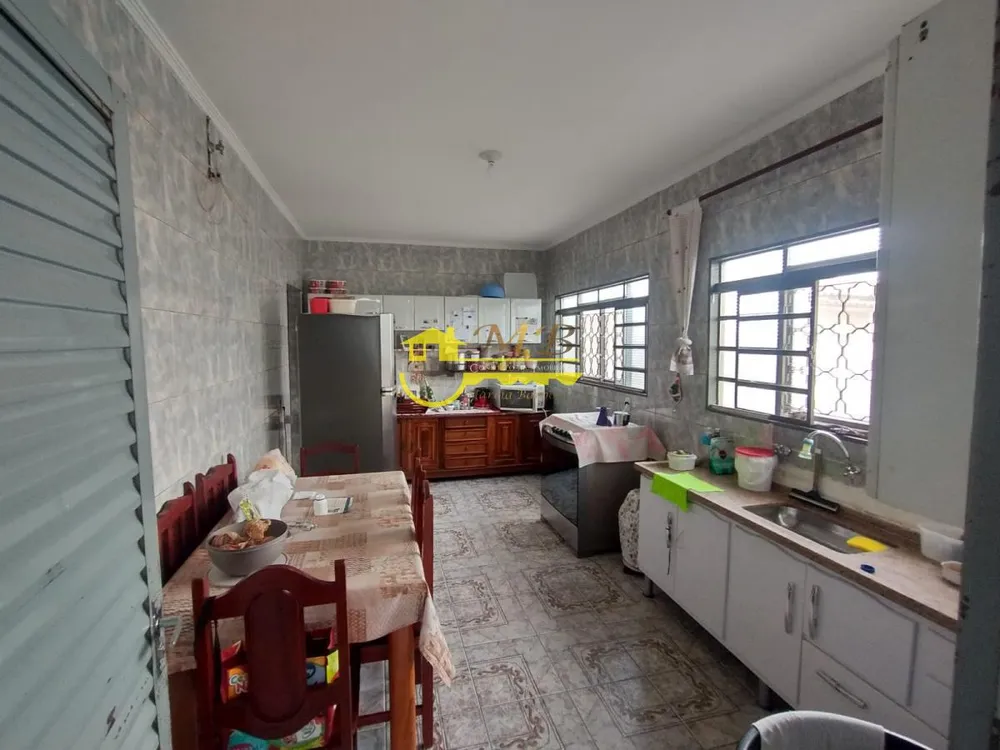 Casa, 3 quartos, 200 m² - Foto 2