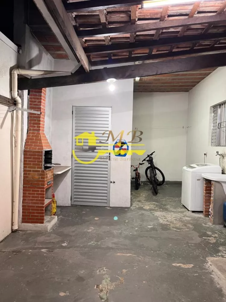 Casa à venda com 2 quartos, 180m² - Foto 3