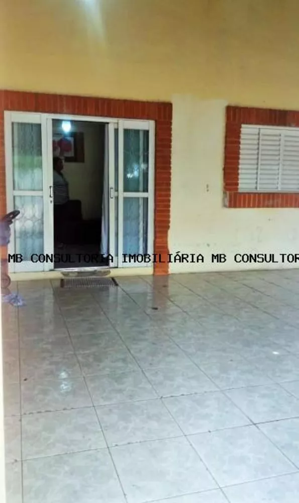 Casa à venda com 3 quartos, 160m² - Foto 2