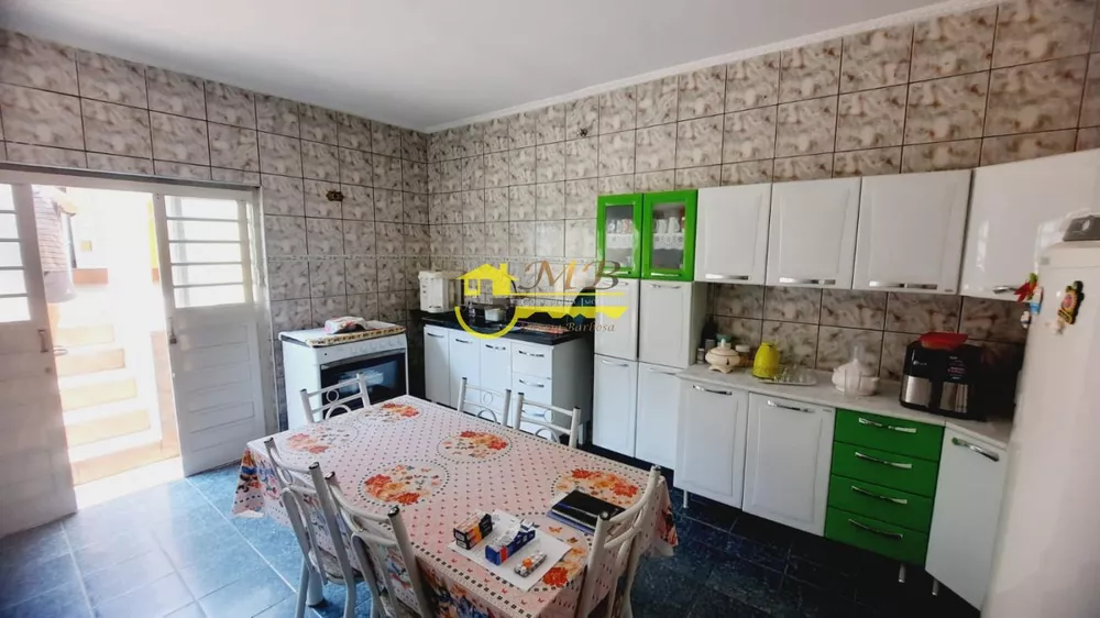 Casa à venda com 3 quartos, 100m² - Foto 8