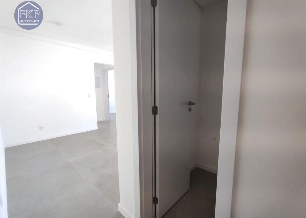 Apartamento à venda com 2 quartos, 67m² - Foto 4