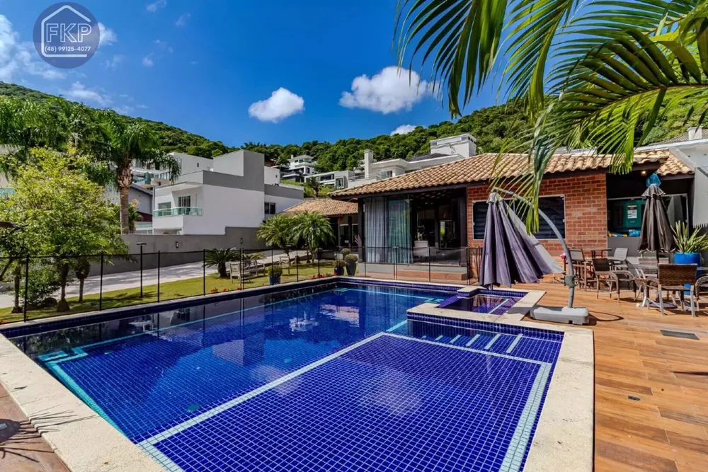 Casa, 7 quartos, 358 m² - Foto 1