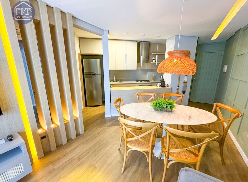 Apartamento à venda com 2 quartos, 72m² - Foto 1