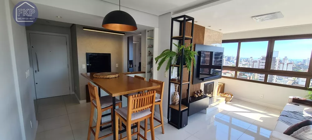 Apartamento à venda com 2 quartos, 79m² - Foto 1