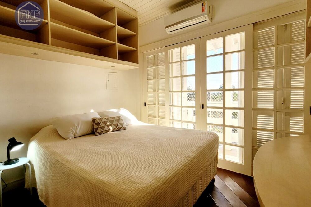 Casa à venda com 3 quartos, 266m² - Foto 29