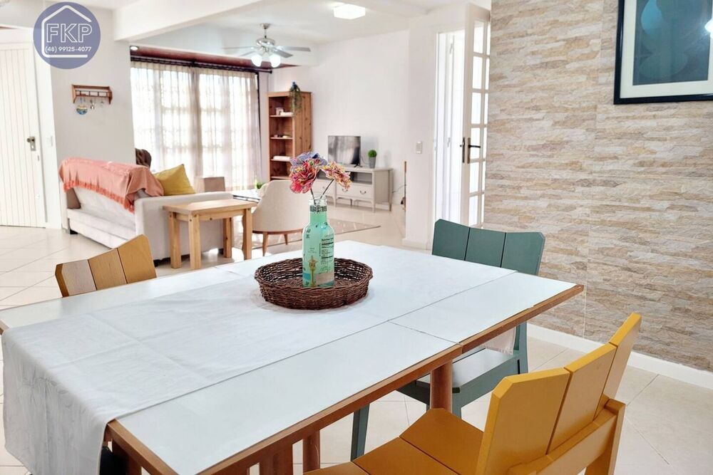 Casa à venda com 3 quartos, 266m² - Foto 12