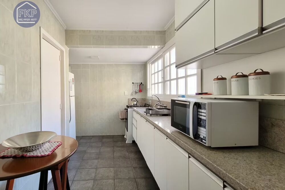 Casa à venda com 3 quartos, 266m² - Foto 13