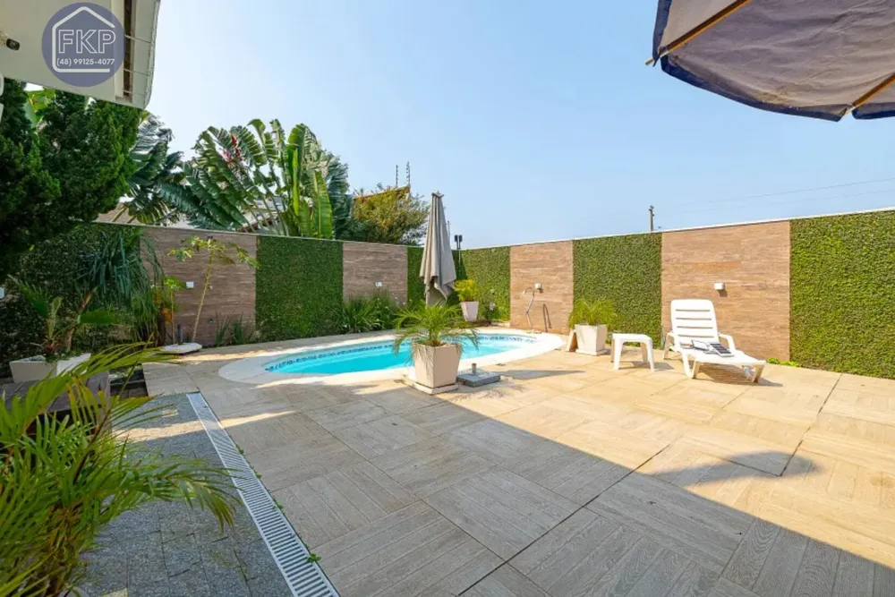 Casa, 4 quartos, 273 m² - Foto 1