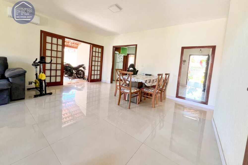 Casa à venda com 3 quartos, 170m² - Foto 9