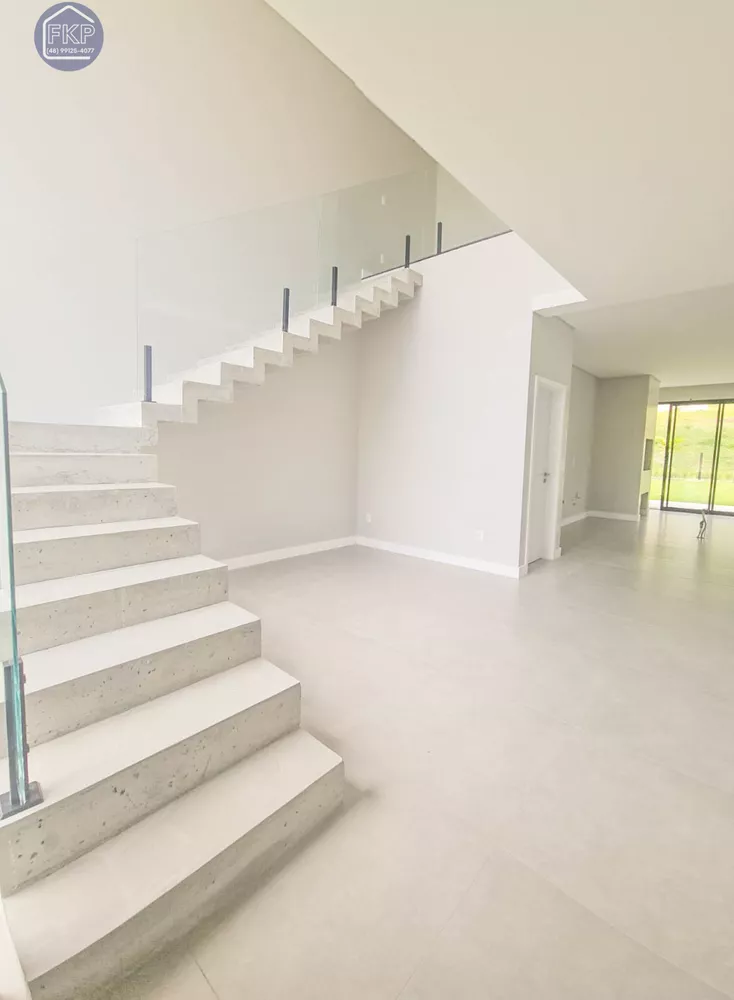 Casa à venda com 4 quartos, 300m² - Foto 3