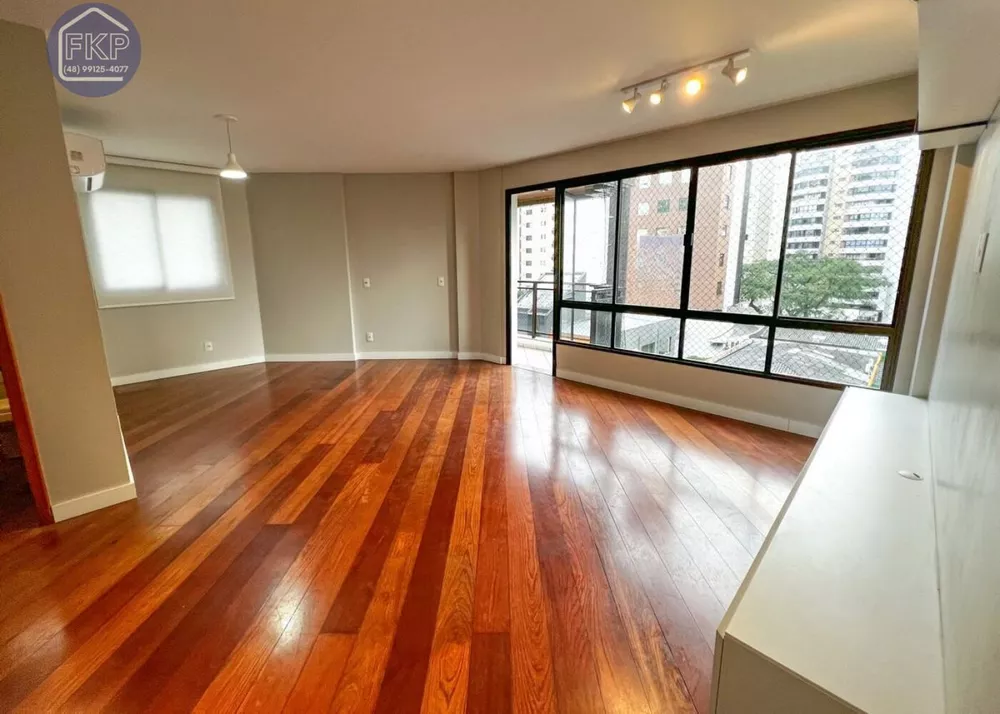 Apartamento à venda com 3 quartos, 123m² - Foto 1