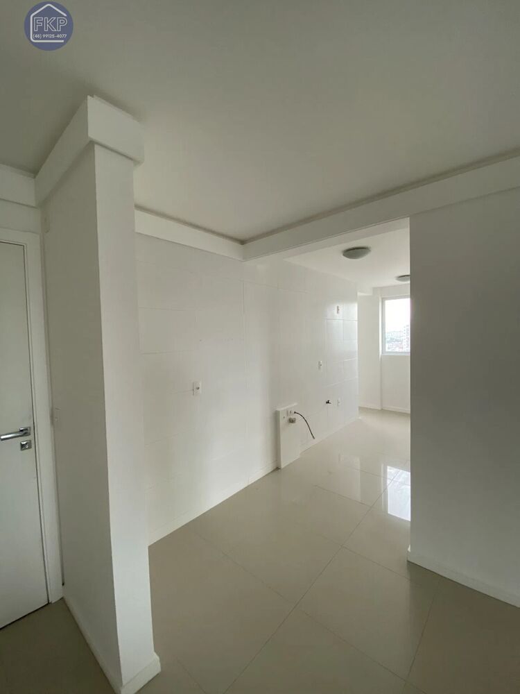 Apartamento à venda com 2 quartos, 76m² - Foto 1